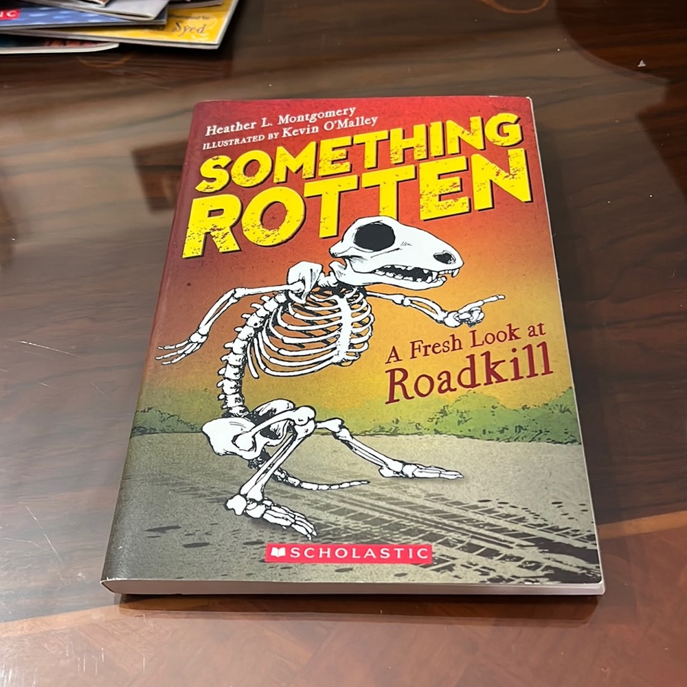 📖Scholastic📖 Something Rotten